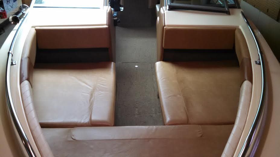 1984 Sea Ray Seville 5.6 Bowrider Club Sea Ray